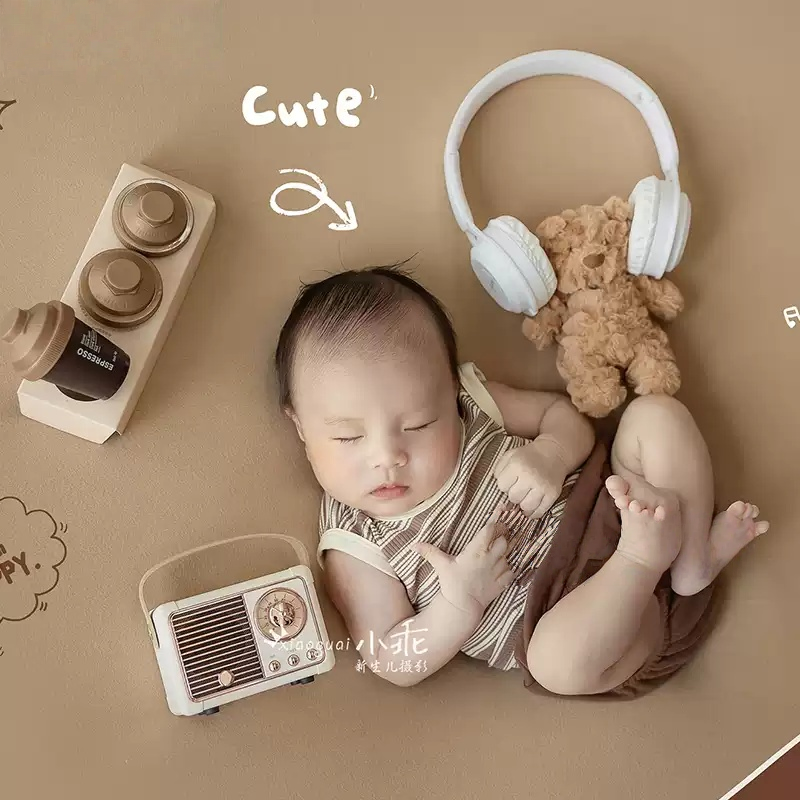 Newborn Photography Props Headphone Theme Set - Retro Music Style Baby Photo Collection - Image 2